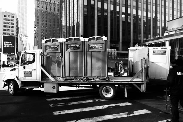 Portable Toilet Options We Offer in High Rolls, NM